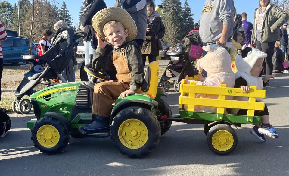 halloween costumes for twins plus 1