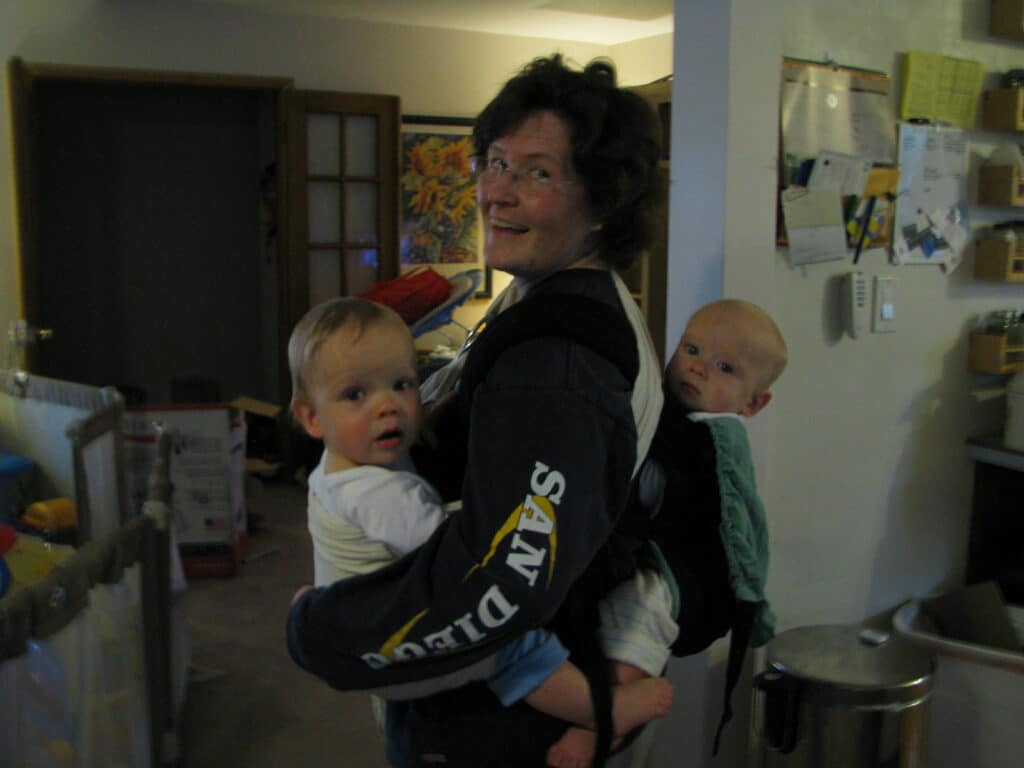 Babywearing Twins – Yes You Can!